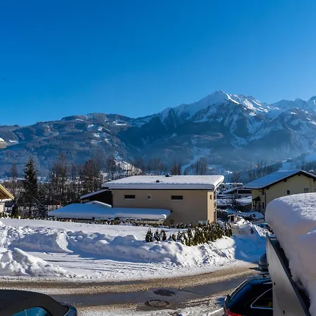 In Piesendorf Near Kaprun 샬레 *